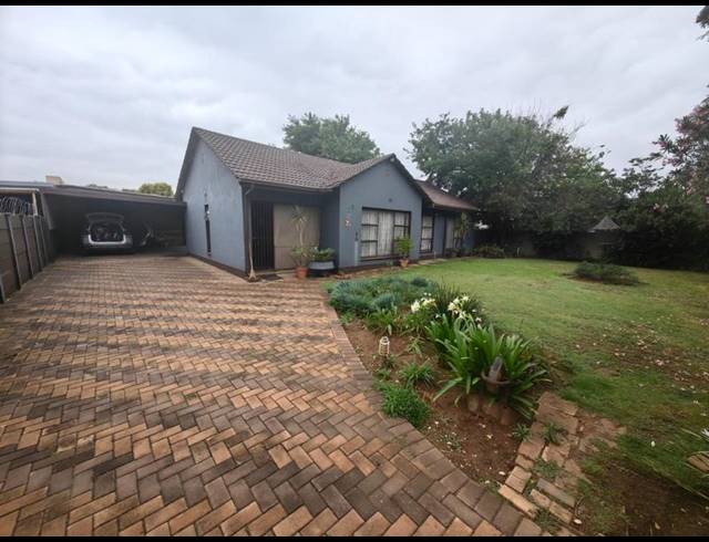 3 BEDROOM HOUSE FOR SALE IN VANDERBIJLPARK SE 6